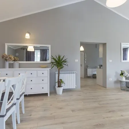 Franka Βίλα Vinež